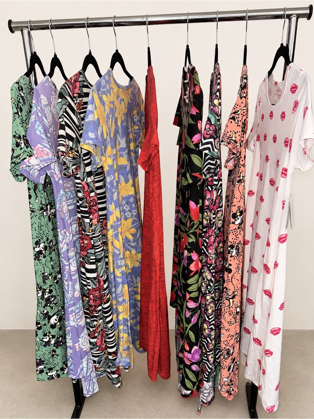 LuLaRoe Dress Lot – 8 Carly XXS + NWT Jessie Red Lips – Size XS